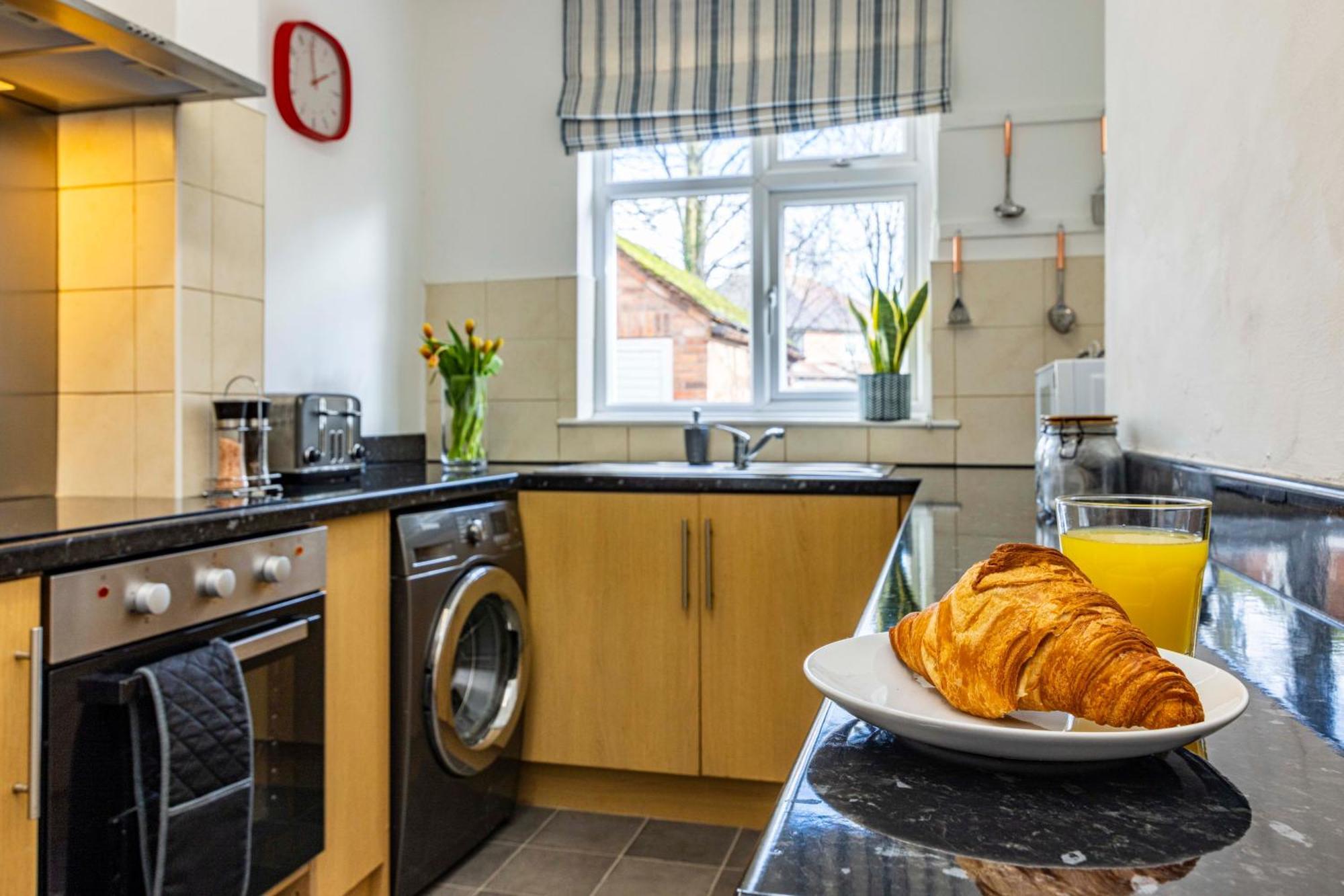 Lovely 4Bdr Home- Off Street Parking Sleeps 7 Nottingham Extérieur photo